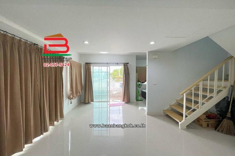 บ้านแฝด เนื้อที่ 35.8 ตร.ว. เดอะ วิลเลจ รังสิต-วงแหวน The Village Rangsit-Wongwaen ถนนรังสิต-นครนายก ตำบลลาดสวาย อำเภอลำลูกกา ปทุมธานี 7