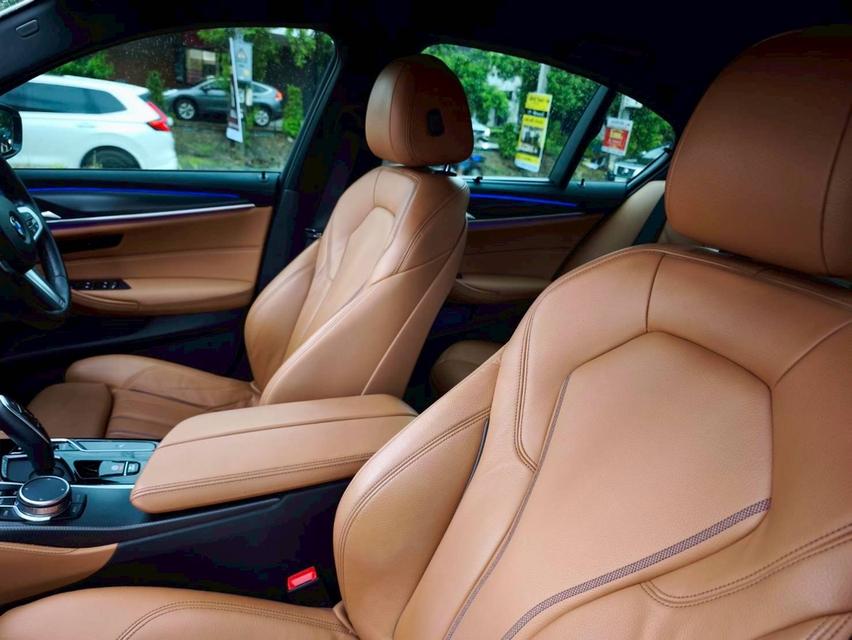 รหัสรถ KPV53 2022 BMW 520d M SPORT LCI  9