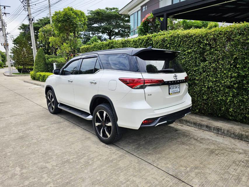 Toyota Fortuner 2.8 TRD Sportivo (ปี 2019) 2