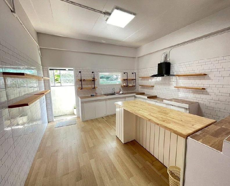 ให้เช่าอาคาร / อาคารสำนักงาน 4 ชั้น / ซอยพัฒนาการ 97 / พื้นที่ใช้สอย 698 ตารางเมตร / แอร์ 3 เครื่อง (คนเช่าติดเพิ่มเองได้) / จอดรถ 5-6 คัน 8