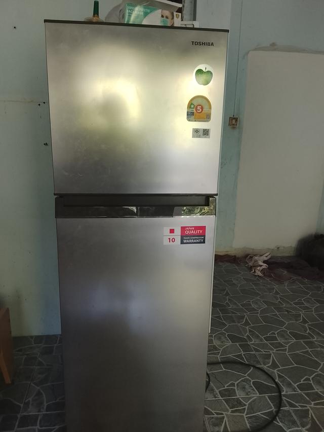 ตู้เย็น2ประตู 9คิว ยี่ห้อโตชิบาแระกัน10ปี