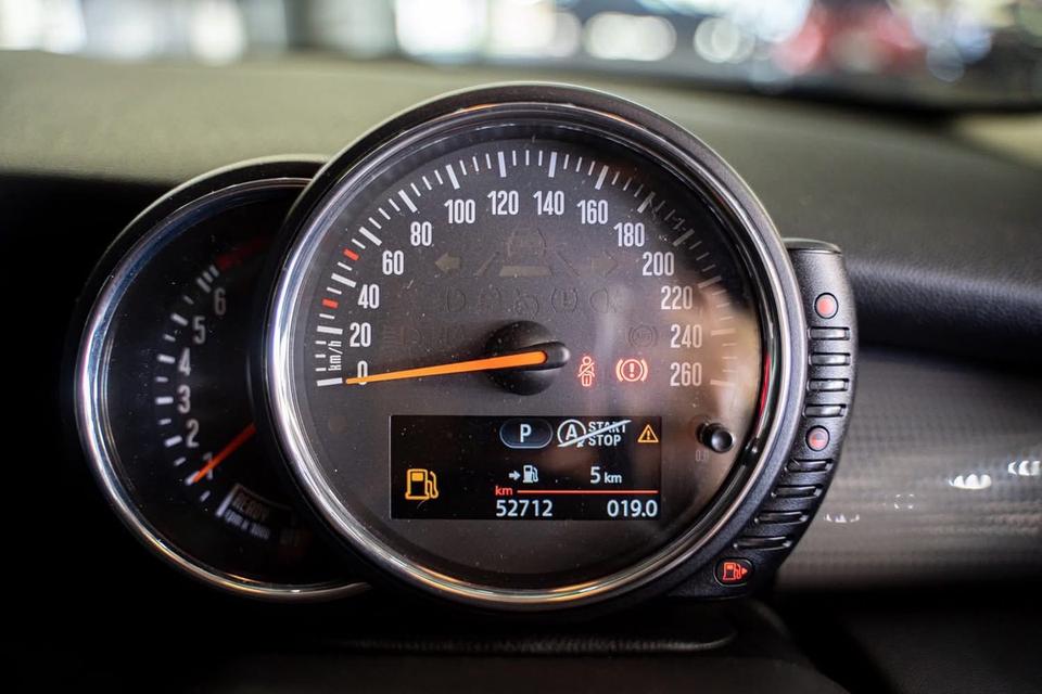 MINI F56 Cooper 1.5   ปี 2015 ไมล์ 52,000 km ประวัติการเซอร์วิสศูนย์ BMW ตลอด 8