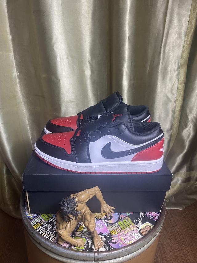 AIR JORDAN1 LOW BRED TOEV.2