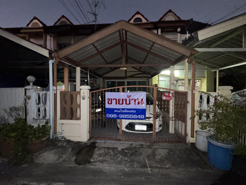 ขายด่วน! ทาวน์เฮ้าส์/บ้านแถว 2 ชั้น มีห้องน้ำ 2 ห้อง ฟังก์ชันใช้งานลงตัว ราคาถูก ขายจริง มีความตั้งใจขาย ทำเลดี ใกล้สนามบินสุวรรณภูมิ การเดินทางสะดวก 2