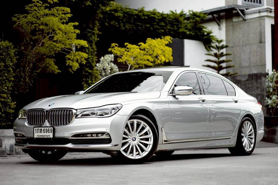 รหัสรถ PR6969 bmw 730Ld Pure Excellence 2019