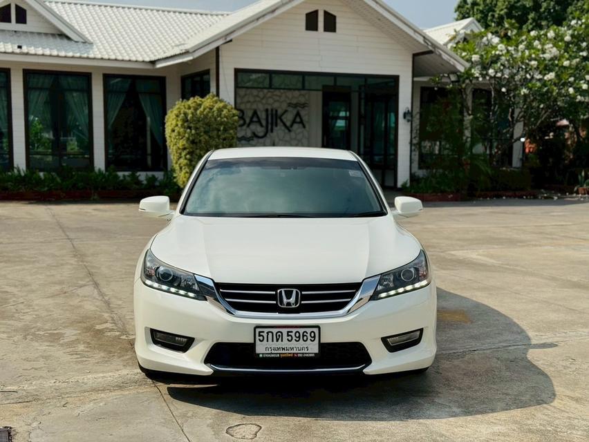 Honda Accord 2.0EL Navi 2016 AT สีขาว รูปที่ 2