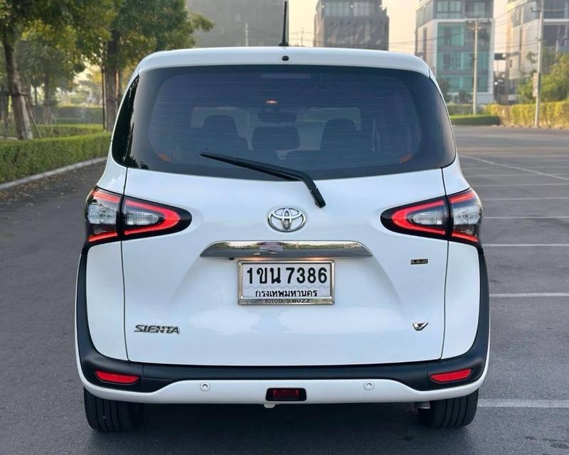 รหัส QT7386 TOYOTA SIENTA 1.5 V เกียร์ Auto สีขาว ปี 2020 จด 2020 แท้  6