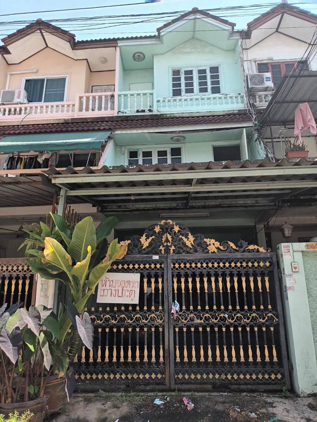 ขายบ้านทาวน์เฮ้าส์ 3 ชั้น หมู่บ้านสินทวี แกรนด์ วิลเลจ (ขายตามสภาพ) **เจ้าของขายเอง** 3