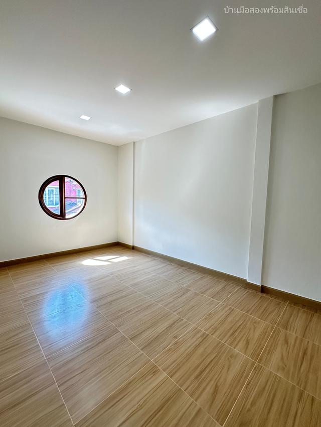 หมู่บ้านบุศรินทร์ พระยาสุเรนทร์ 40  18