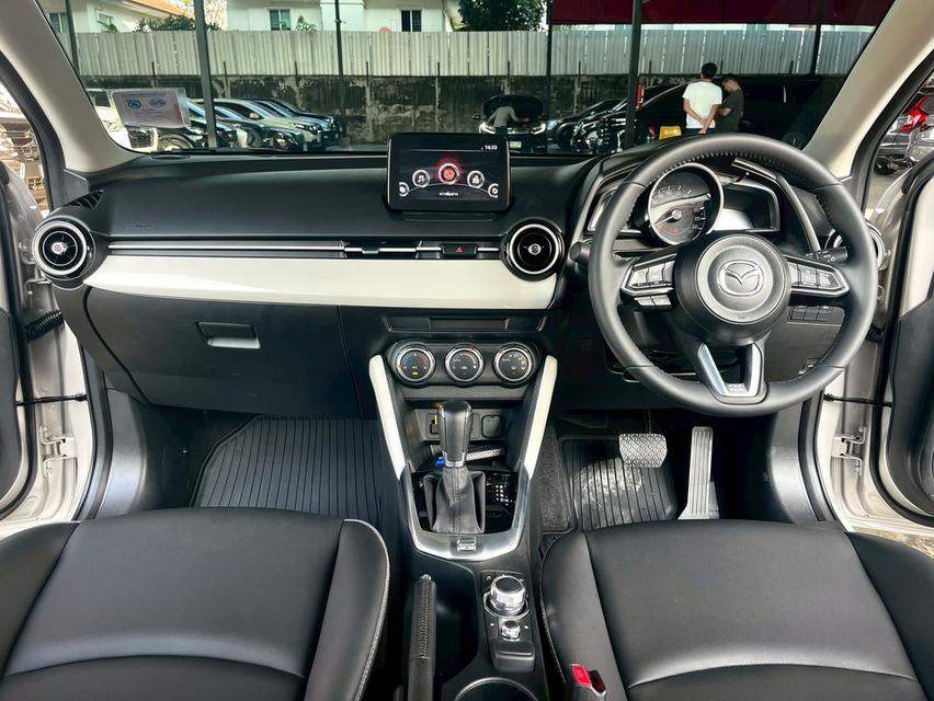 ขายMazda2 1.3S ปี23จด24 13