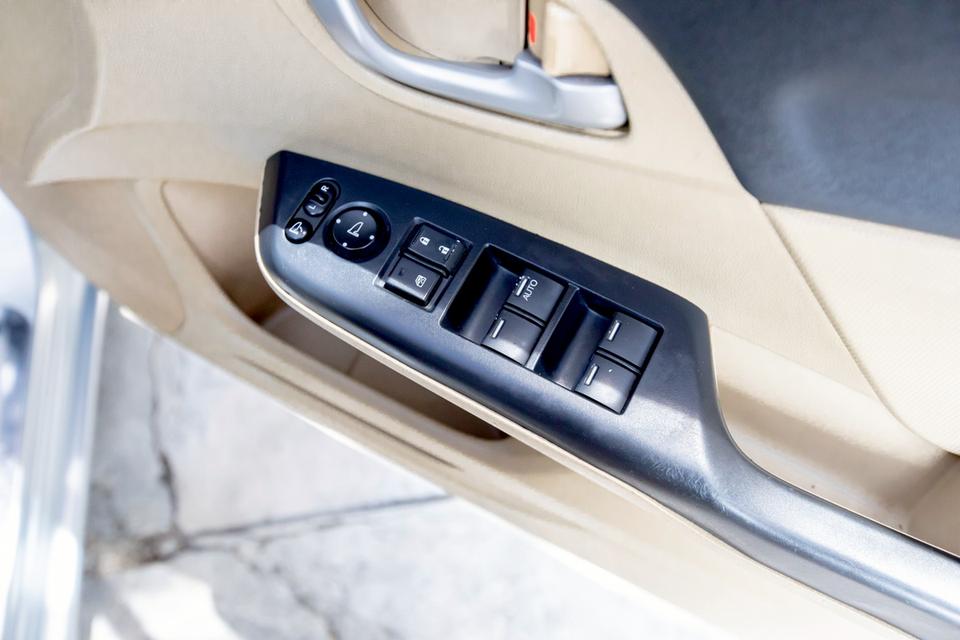 Honda Civic Fb 1.8S ปี 2012 เกียร์ออโต้ สีฟ้า 19
