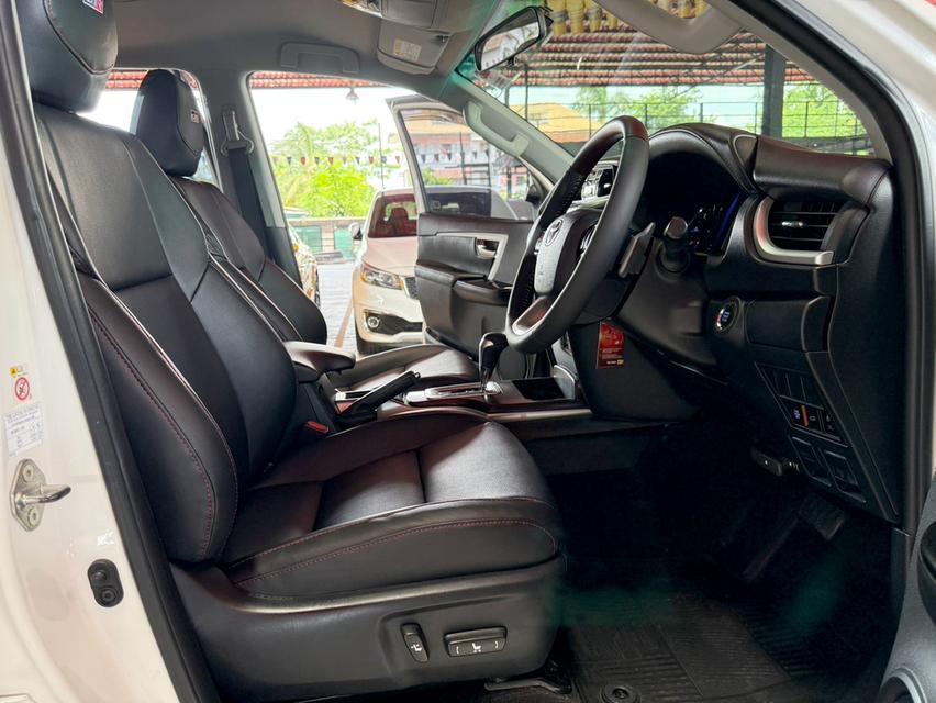 TOYOTA FORTUNER 2.4 V ปี 2017 รูปที่ 11