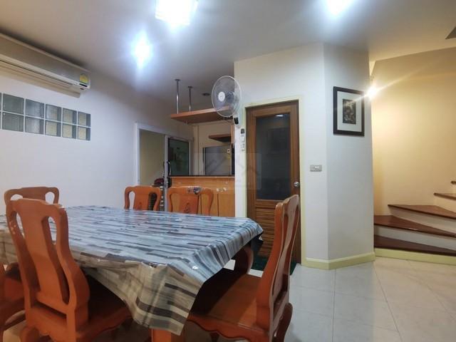 ให้เช่าทาวน์โฮม 3 ชั้น 22 ตร.ว. บ้านกลางเมือง รัชดา-เหม่งจ๋าย1 ใกล้เลียบด่วน และสถานทูตลาว 4