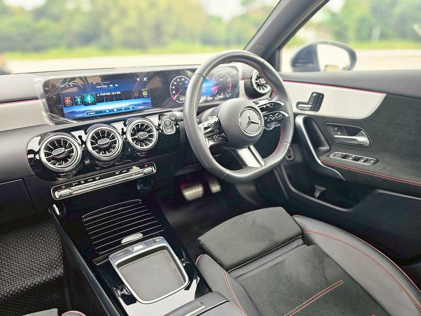 Mercedes-Benz A200 AMG Dynamic  facelift ปี 2023 เลขไมล์ 13,000 km. 12