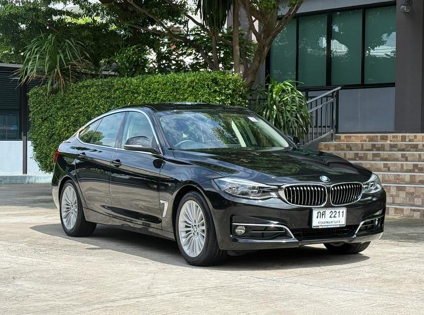 2020 BMW 320DGT LCI รถมือเดียวออกป้ายแดง รถวิ่งน้อย เข้าศูนย์ตามระยะ รถไม่เคยมีอุบัติเหตุครับ
