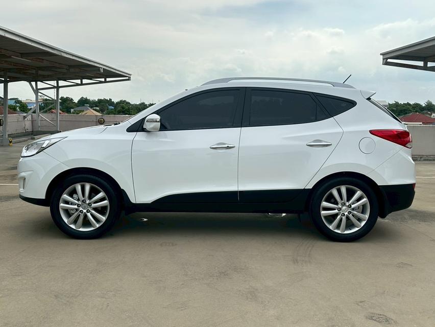 HYUNDAI TUCSON 4WD (IX35)2.0L N/A 6AT Panaromic Glass Roof 6
