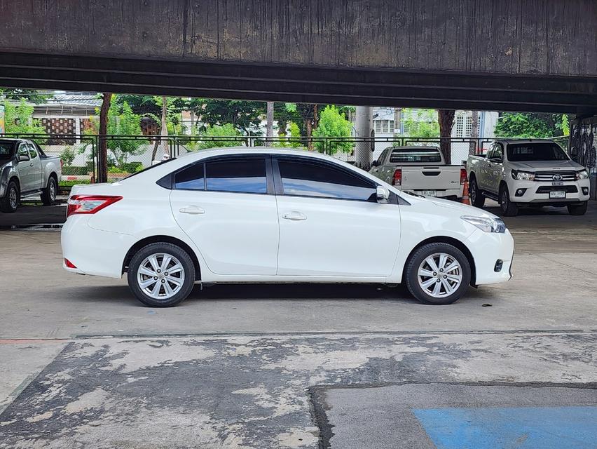 ขายรถ Toyota Vios 1.5G ปี 2015 สีขาว เกียร์ออโต้ 7