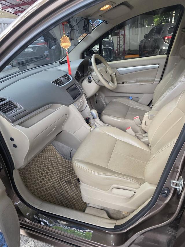 Suzuki Ertiga 2013 รถบ้าน เข้าศูนย์ตลอด