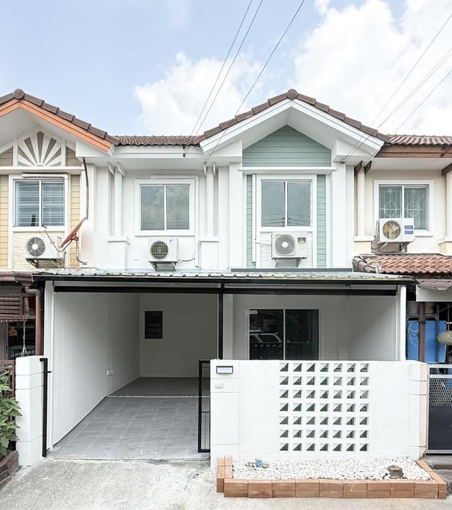 ขายบ้านสวยรีโนเวทใหม่ใกล้รถไฟฟ้าสายสีชมพู 1
