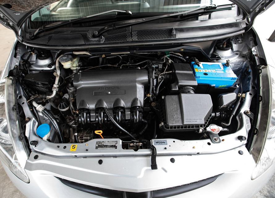 Honda Jazz 1.5S เกียร์ออโต้ ปี 2005 สีเทา  11