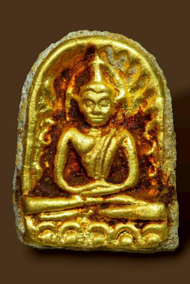 พระซุ้มกอเนื้อว่านหน้าทอง