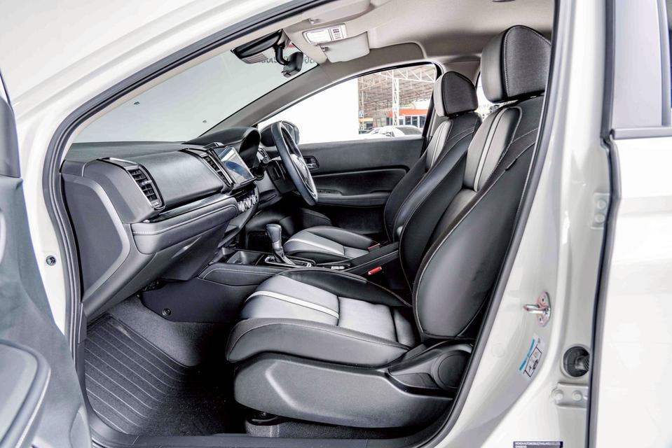 รหัสรถ NP2681 HONDA CITY 1.5SV EHEV HATCHBACK 2025 14