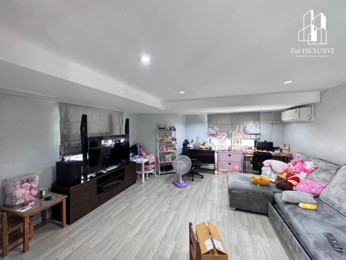 🏡 ขายบ้านเดี่ยว รีโนเวทใหม่ทั้งหลัง  โครงการ เสรีเพลส พุทธมณฑลสาย 4 นครปฐม บ้านหลังใหญ่ โล่ง โปร่ง ไม่ติดใคร ให้ความเป็นส่วนตัวสูง  5