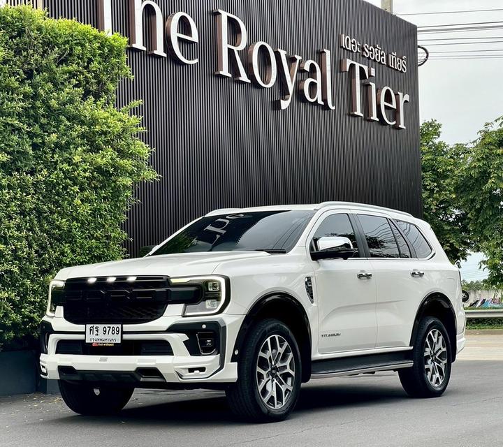 รหัสรถ AP9789 FORD EVEREST 2.0 BI TURBO TITANIUM PLUS 4×4 TOP ปี23 สีขาว