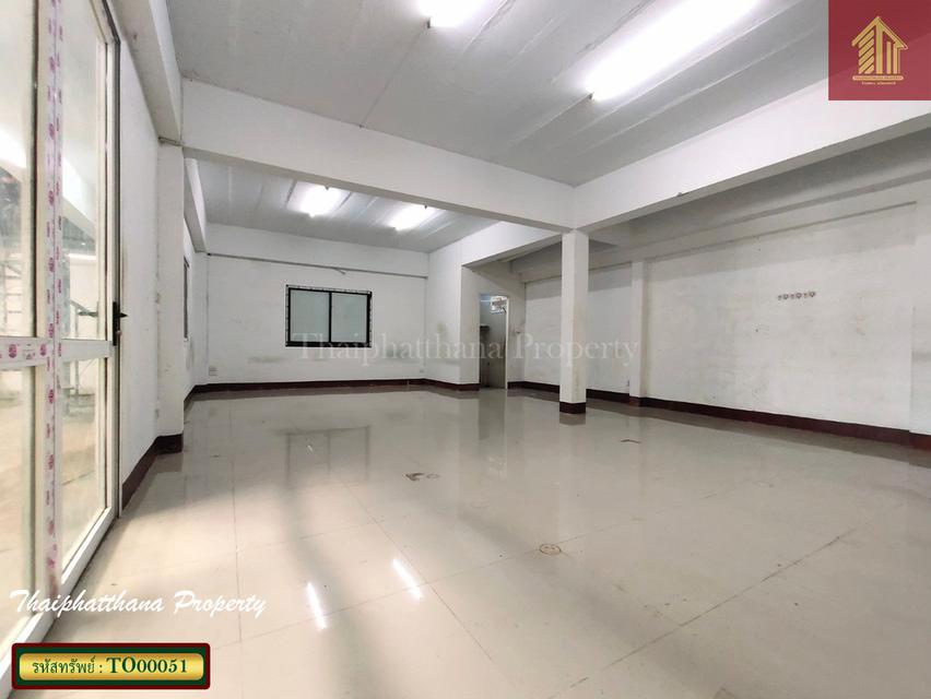 โกดัง พื้นที่สีม่วง พร้อมใช้ ซอยไทยประกัน ถนนเทพารักษ์ 7