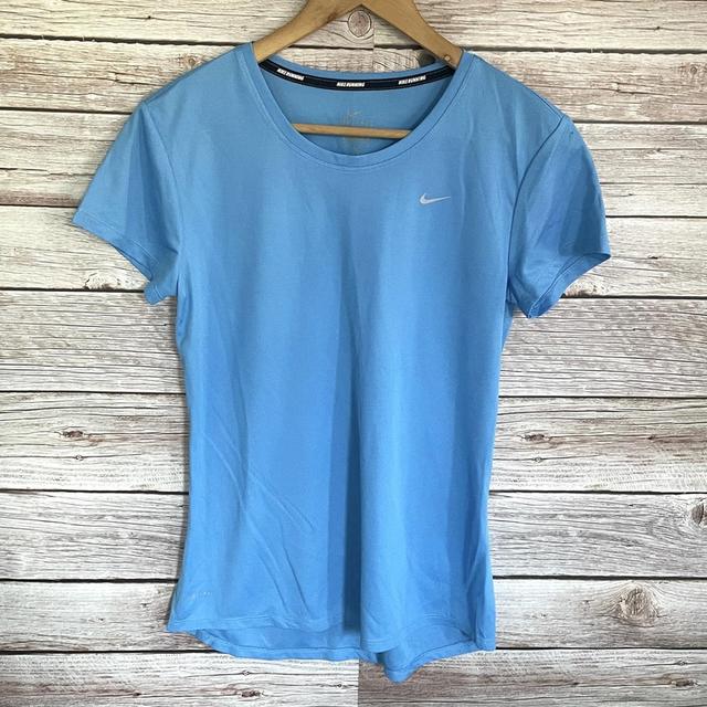 เสื้อกีฬามือสอง nike