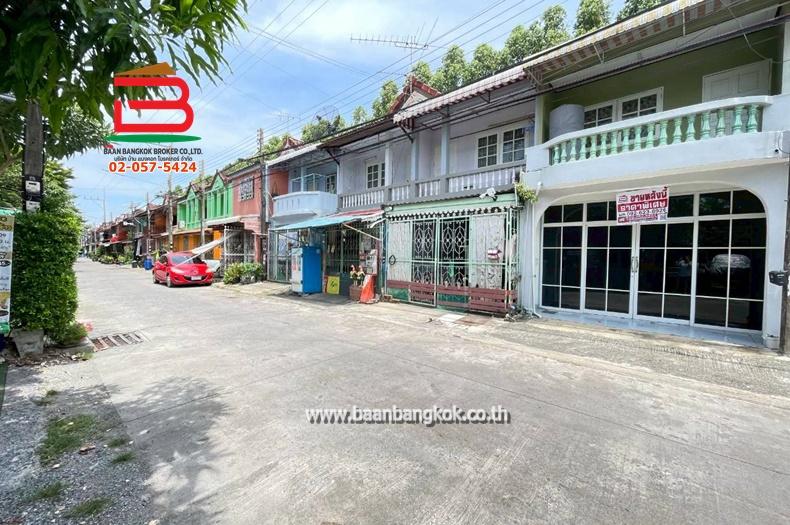 ทาวน์เฮาส์ หมู่บ้าน แอร์วิลล่า คลอง2 เนื้อที่ 16 ตรว. ถนนลำลูกกา ต.คูคต อ.ลำลูกกา จ.ปทุมธานี 9