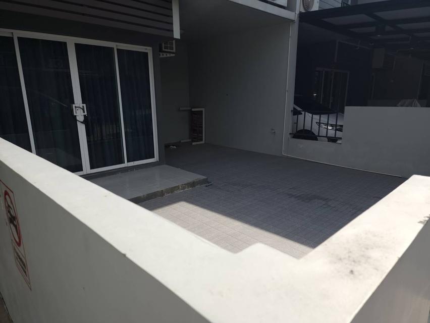 หมู่บ้าน เดอะคัลเลอร์วงแหวน รามอินทรา2 ซ.สุเหร่าคลองหนึ่ง 15 บางชัน คลองสามวา กทม. ขนาด 25.90\ตารางวา 3นอน 2ห้องน้ำ เตียง +แอร์ 2ห้องนอน พร้อมต่อเติ 8