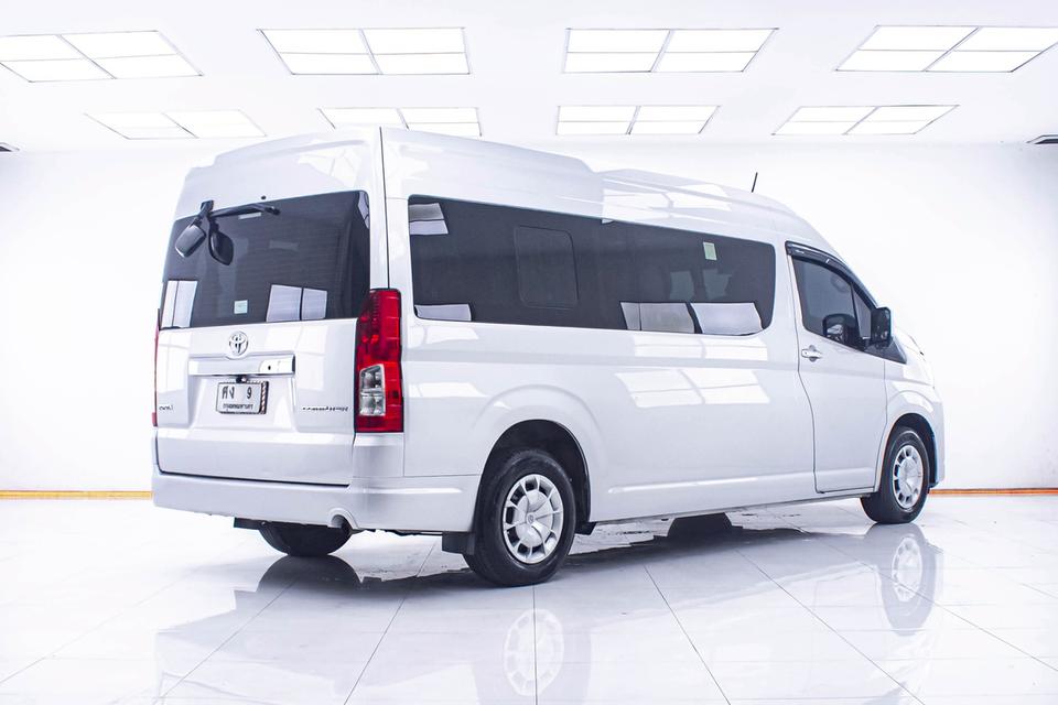 TOYOTA COMMUTER 2.8 2020 17