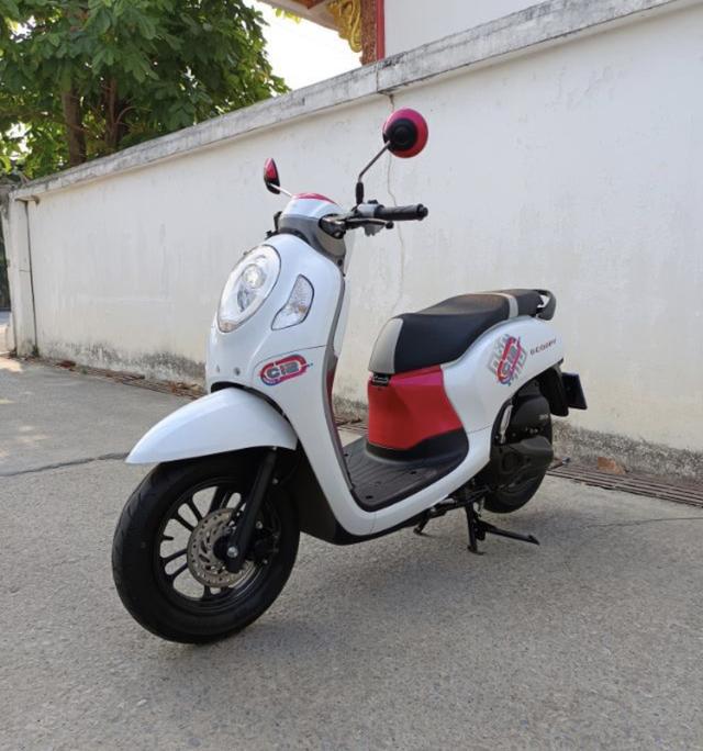 Honda Scoopyi S-12สีขาว 2