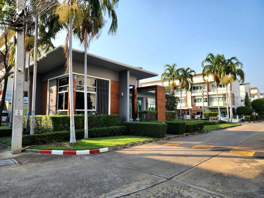 ทาวน์โฮม หมู่บ้าน The Ricco Town วัชรพล 13