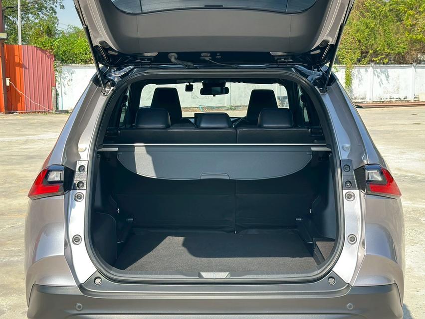 รหัสรถ PAT7146 Toyota Yaris Cross 1.5 Premium 2024 สีเทา รูปที่ 7