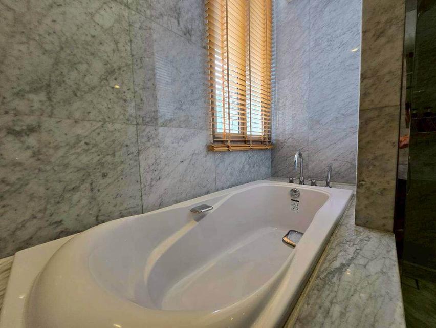 [ให้เช่า] RARE ITEM สุขุมวิท 49/1! บ้านหรูมีลิฟต์ 4 ห้องนอน 6 ห้องน้ำ + รปภ. 24 ชม. เข้าออกทางซอย 47 ได้ (ใกล้สมิติเวช) 4