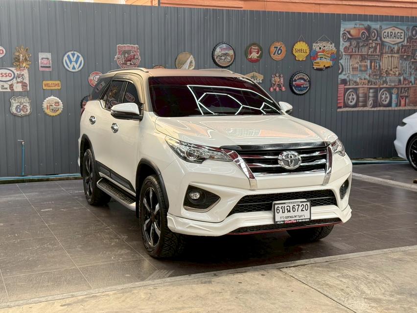 TOYOTA FORTUNER 2.8 TRD Sportivo 2WD ปี2018