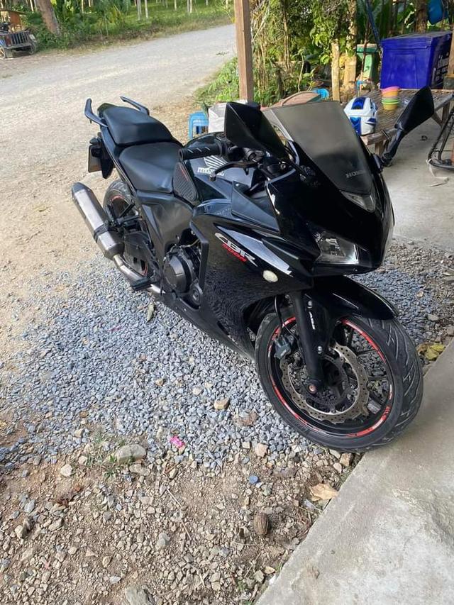 Honda cbr500 สีดำ 3