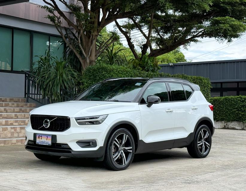 2020 VOLVO XC 40 T5 R DESIGN รุ่น TOP รถมือเดียวออกป้ายแดง รถวิ่งน้อย เข้าศูนย์ทุกระยะ รถไม่เคยมีอุบัติเหตุครับ รูปย่อยที่ 4