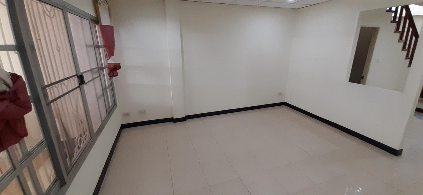 ให้เช่า ทาวน์เฮ้าส์ขนาด 17 ตร.ว. 2 ห้องนอน 2 ห้องน้ำ 1 ที่จอดรถ ห่างจากรถไฟฟ้าสีเขียว 300 เมตร 2