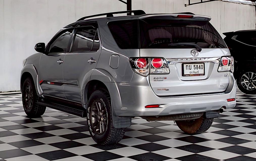 รถยนต์มือสองสภาพพร้อมใช้งาน 4