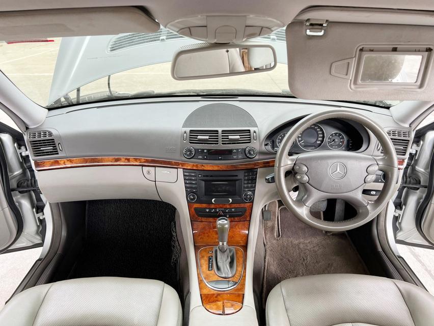 Benz E200 NGT W211 AT ปี 2010 ถูกมาก 199,000 บาท ผ่อนหกพันกว่า4ปี ผ่อนห้าพันกว่า5ปี ผ่อนห้าพัน6ปี 3