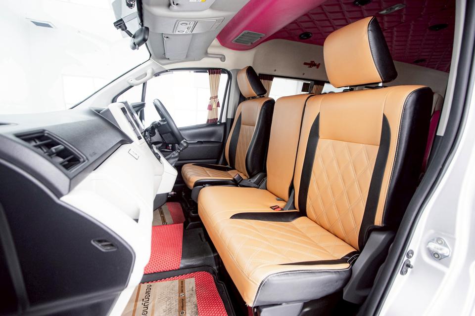 TOYOTA COMMUTER 2.8 2020