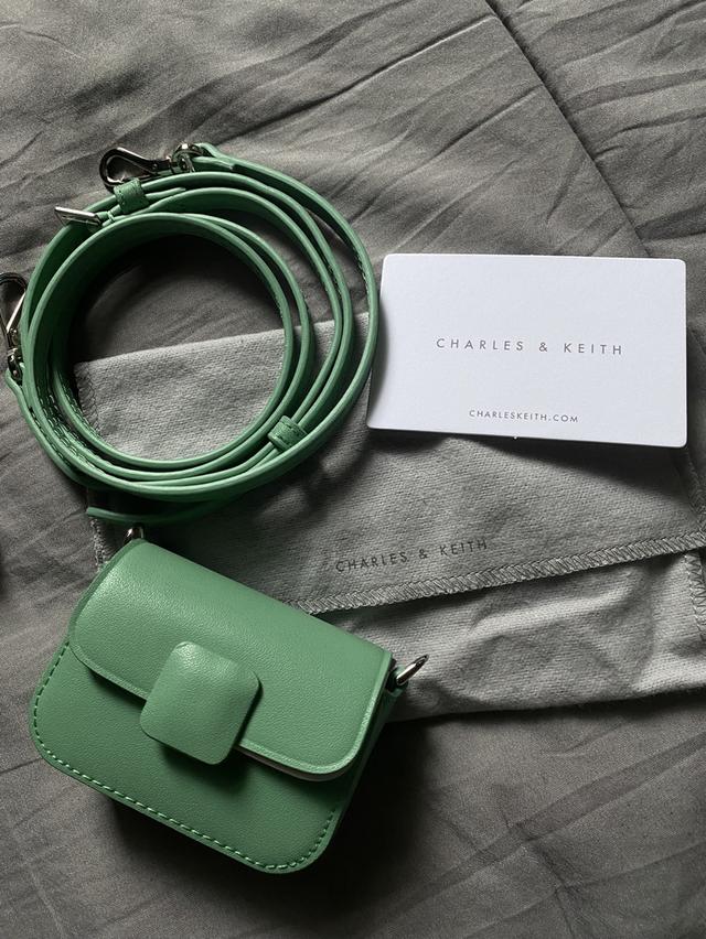 กระเป๋า charles&keith