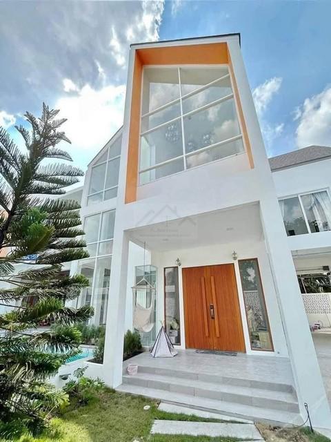 ให้เช่าบ้านเดี่ยว Pool Villa 3 ชั้น 200 ตรว. 5 ห้องนอน ถนนราชพฤกษ์ ใกล้ The Walk, Central Westville เหมาะอยู่อาศัย หรือเ
