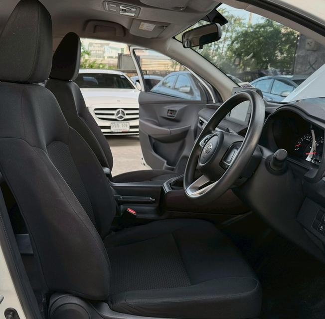 Toyota Yaris Ativ 1.2 Sport ปี 2024  6