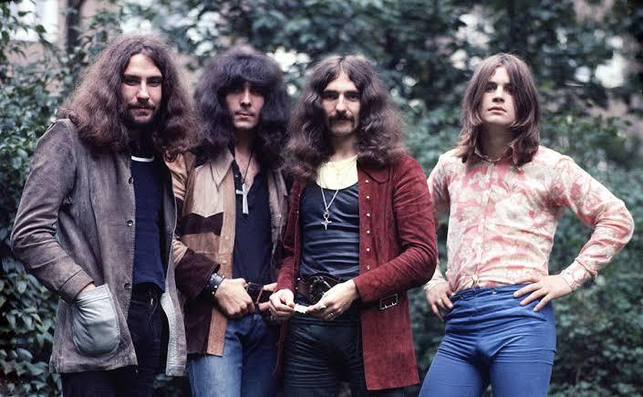 เสื้อยืดแขนสั้น แนววงดนตรีเฮฟวี่เมทัลจากอังกฤษ Black Sabbath แท้ มือสอง สภาพดี ของพร้อมส่งครับ รูปที่ 5