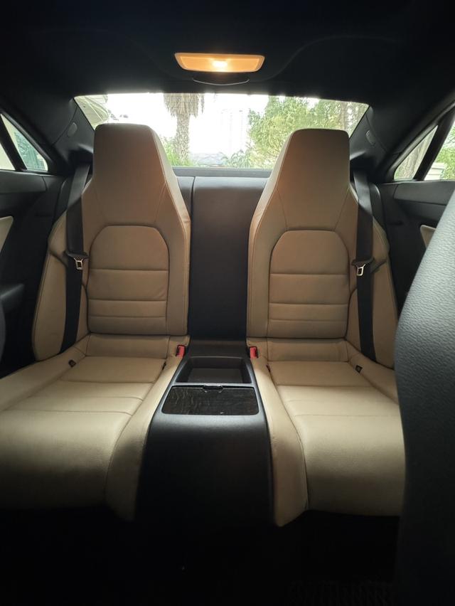 Mercedes-Benz E250 CGI Coupe รูปที่ 4