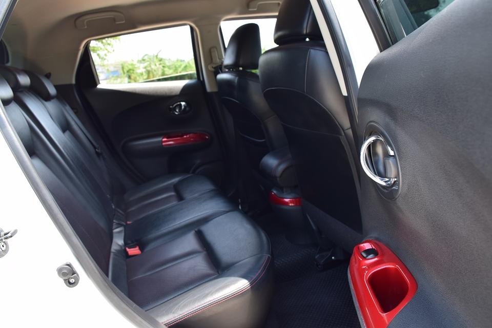 ขายเพียง 240000 บาท ปี15จด16 ฟรีดาวน์ ไมเนอร์เช้น นิสสัน JUKE 1.6ตัวท็อปออฟชั่นส์ เบาะหนังแท้ แอร์จอ พุตสต๊าท ช่วงล่างแน่นๆ โทร0957401229 ไอดีไล UTBP รูปที่ 12